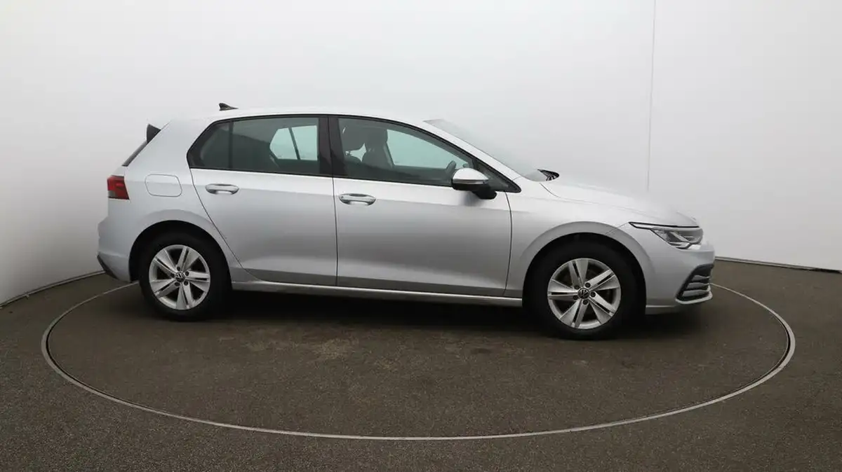 2022-volkswagen-golf-15-tsi-life-150ps-hatchback-big-39