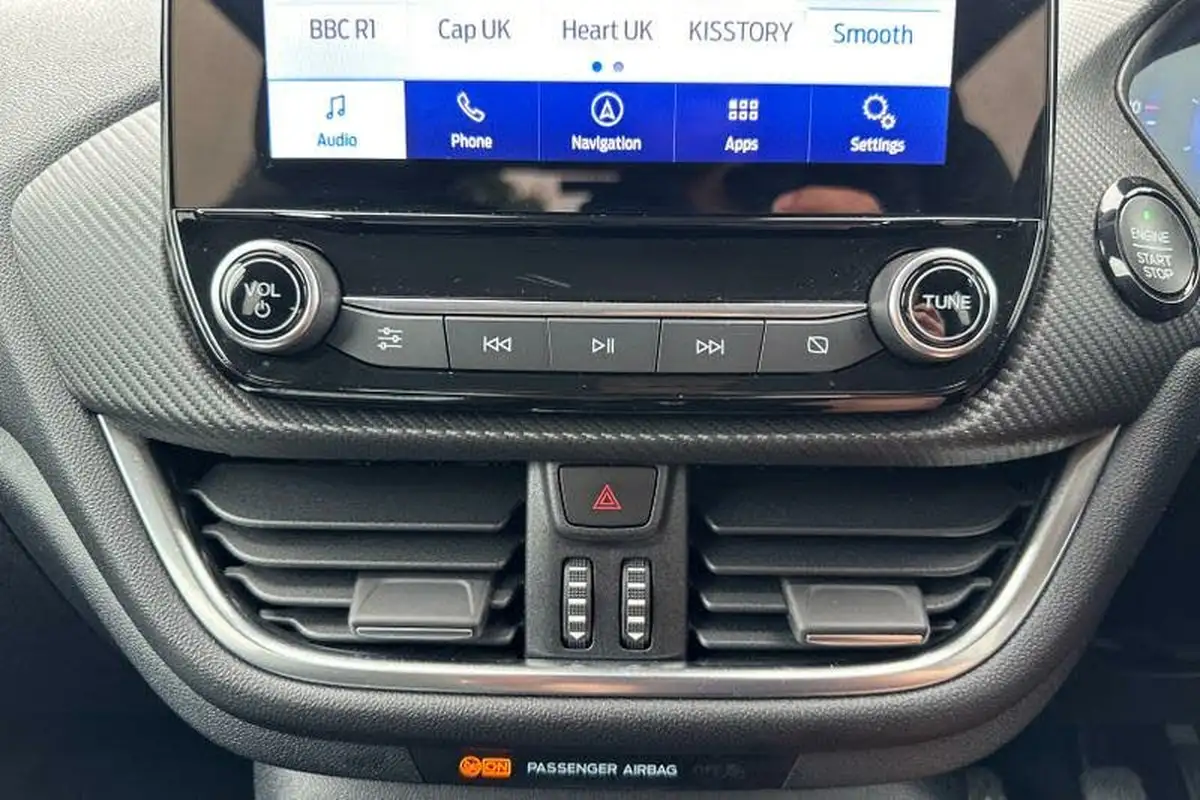 2022-ford-fiesta-10t-titanium-vignale-125ps-hybrid-mhev-big-21
