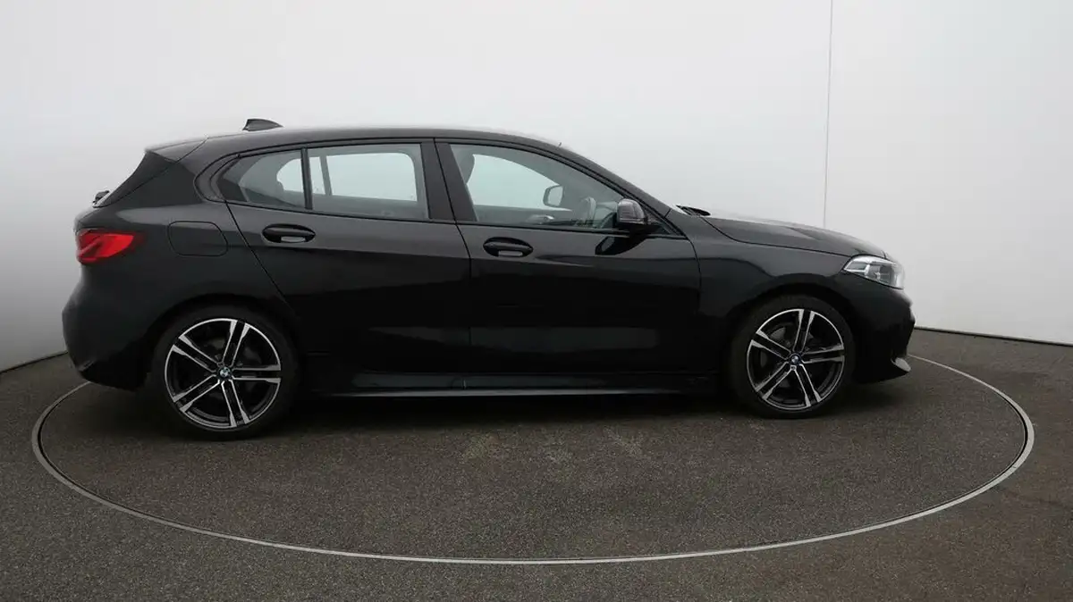 2022-bmw-1-series-15-118i-m-sport-lcp-dct-big-41