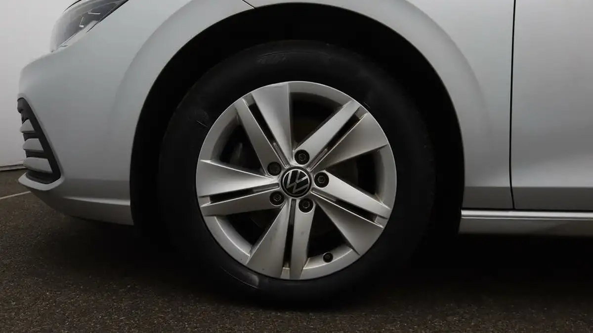 2022-volkswagen-golf-15-tsi-life-150ps-hatchback-big-18
