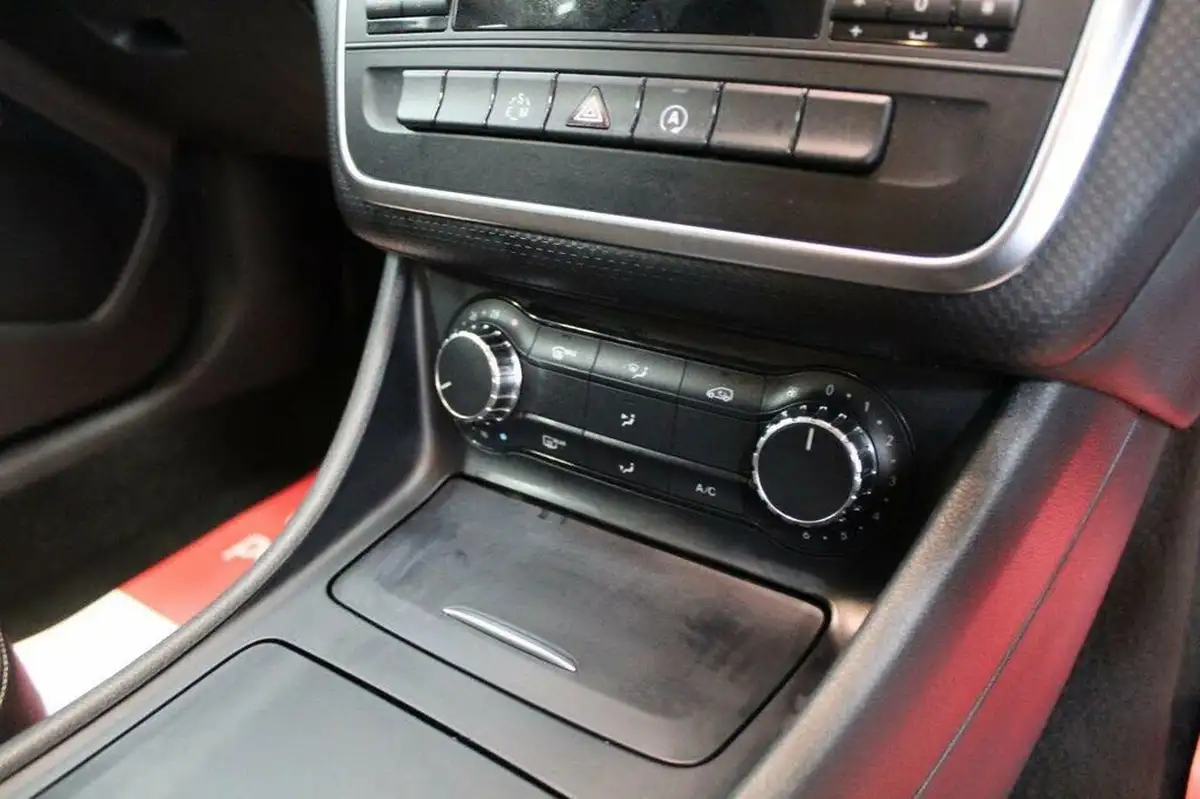 2015-mercedes-benz-a-class-15-cdi-a180-sport-109ps-7g-dct-big-31