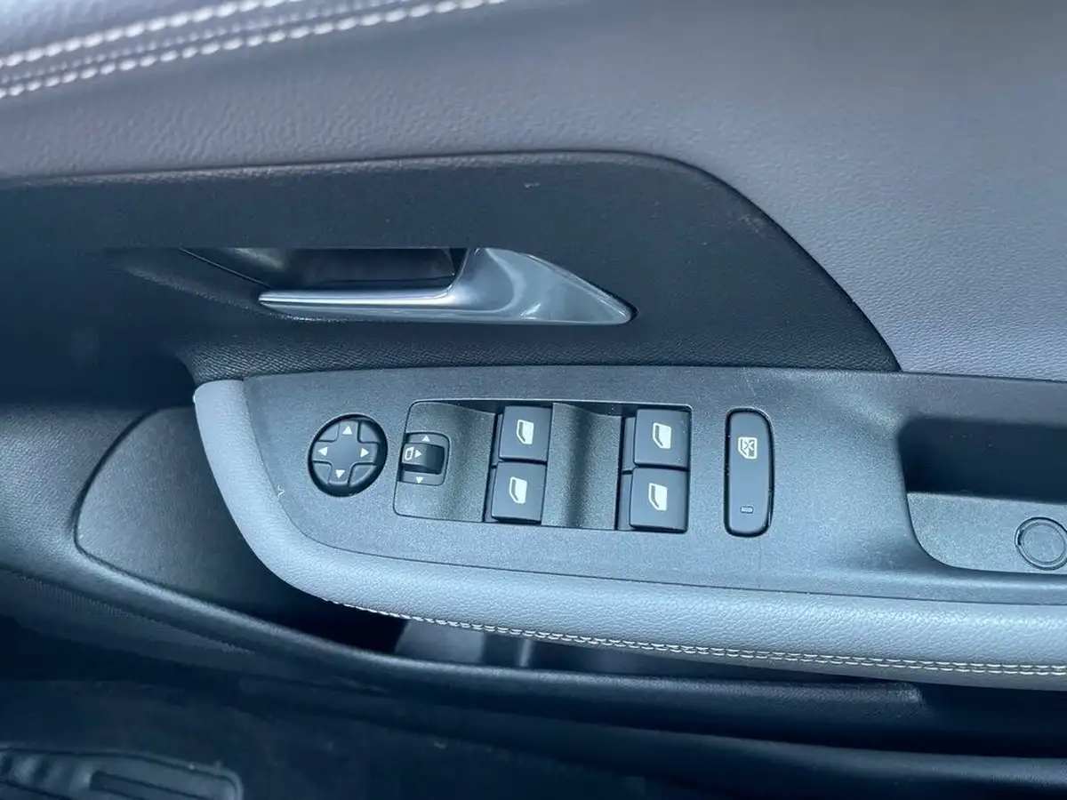 2021-vauxhall-mokka-12-elite-premium-130ps-big-17