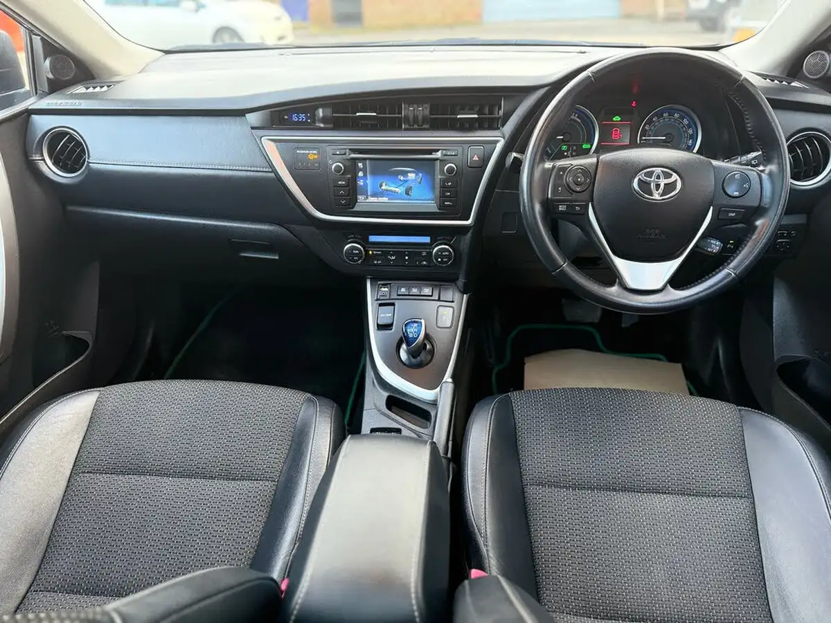 2015-toyota-auris-18-vvt-i-hsd-excel-hatchback-e-cvt-big-37