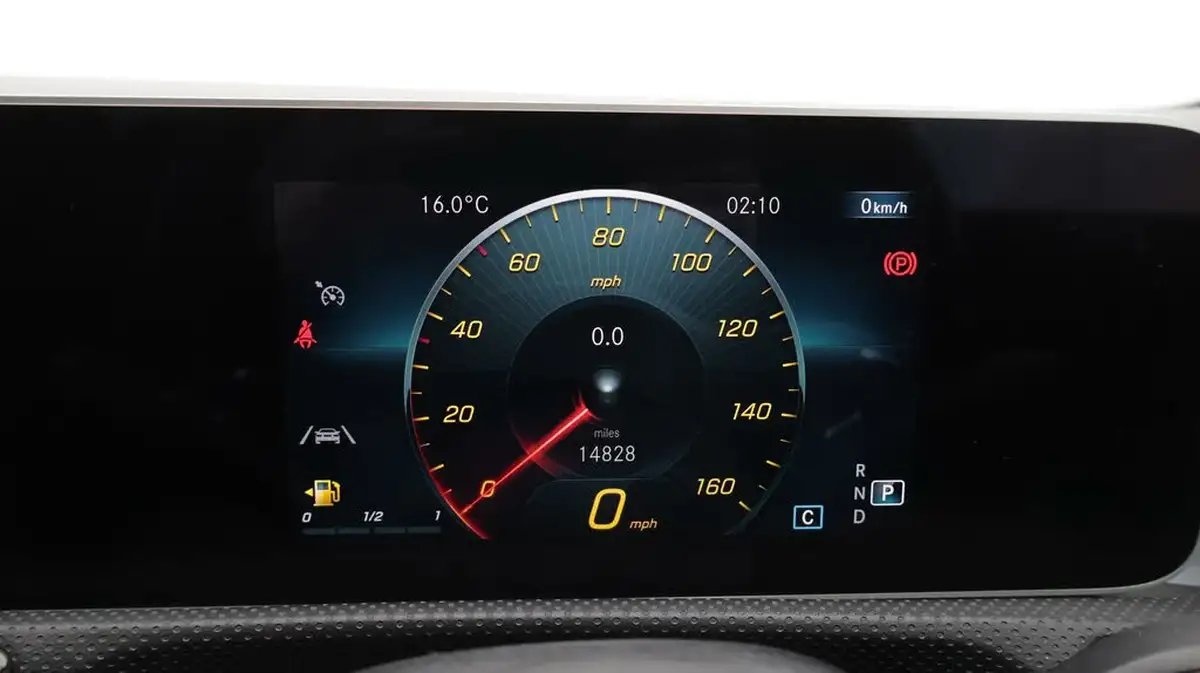 2019-mercedes-benz-cla-13-cla-200-amg-line-coupe-4d-7g-dct-big-10