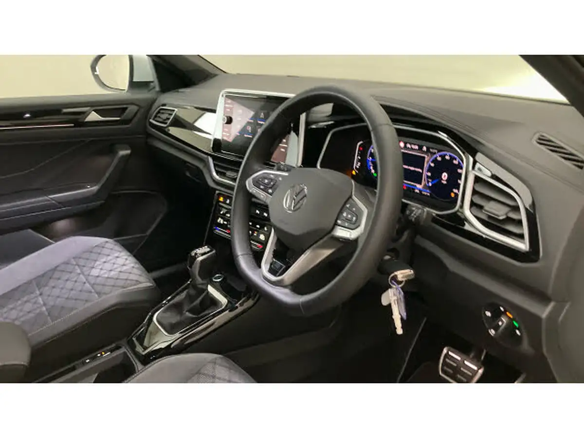 2024-volkswagen-t-roc-15-tsi-r-line-hatchback-5d-dsg-big-5