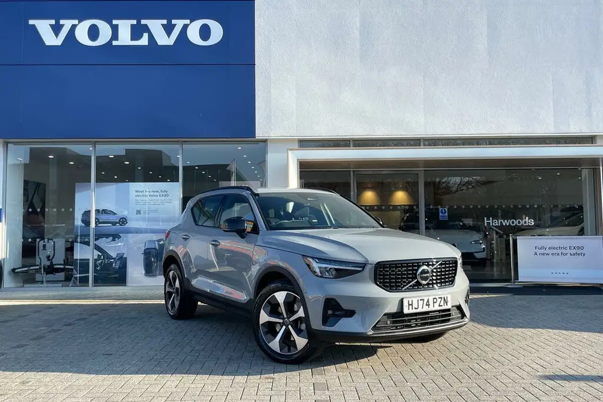 2024-volvo-xc40-20-b3-plus-big-0
