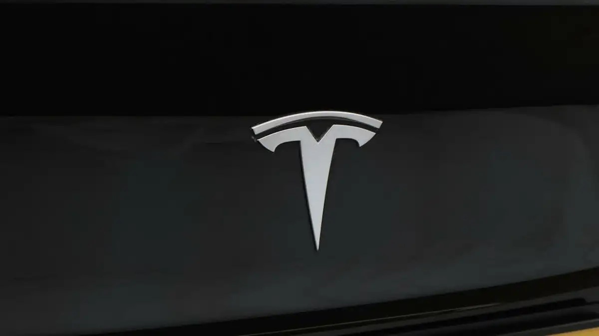 2021-tesla-model-3-e-long-range-awd-big-21