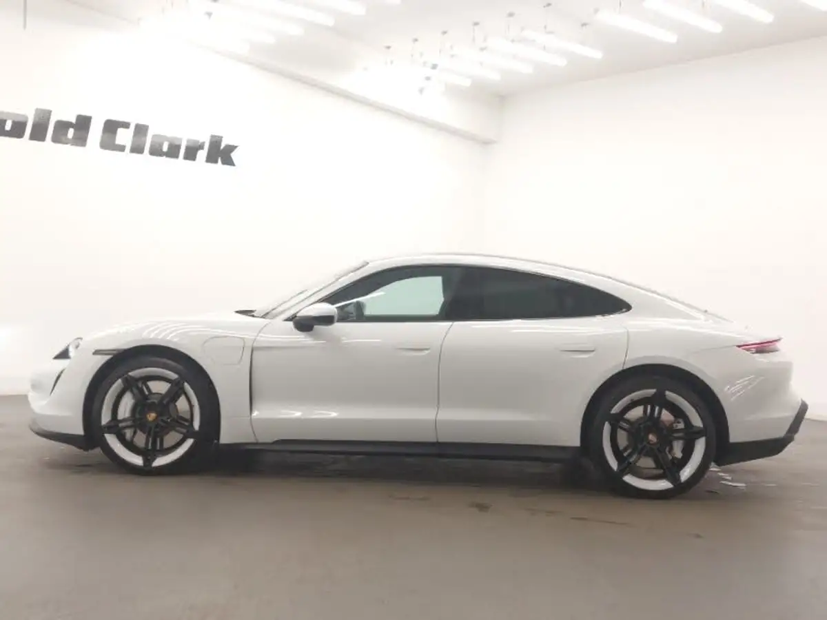 2020-porsche-taycan-e-4s-530ps-big-3