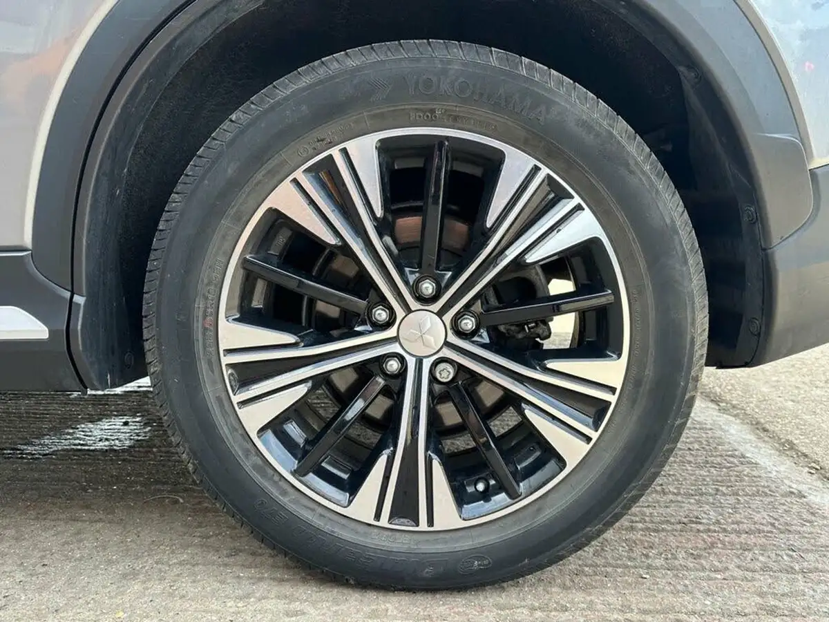 2021-mitsubishi-eclipse-cross-15-exceed-4wd-auto-big-17