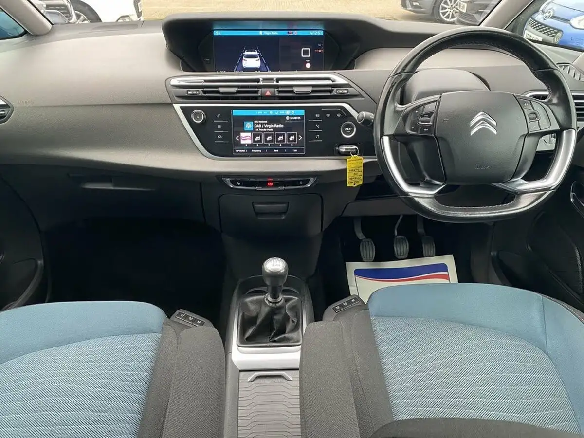 2016-citroen-c4-picasso-12-puretech-feel-big-29