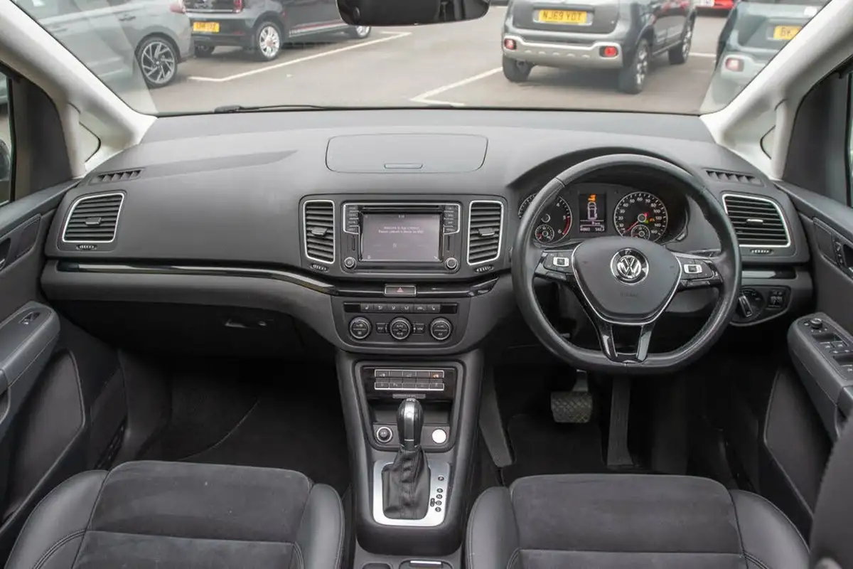 2020-volkswagen-sharan-20tdi-sel-150ps-dsg-big-3