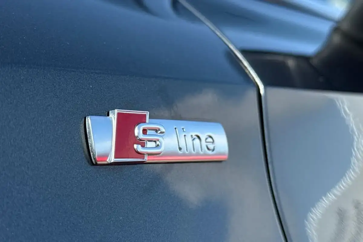 2023-audi-a3-10-30-tfsi-s-line-sportback-5d-big-25