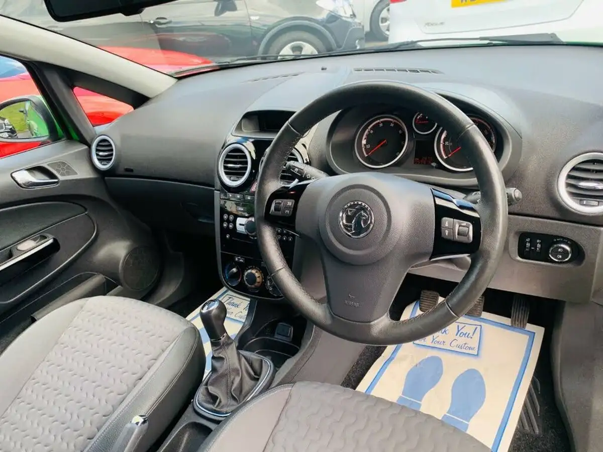 2014-vauxhall-corsa-13cdti-se-5d-big-11