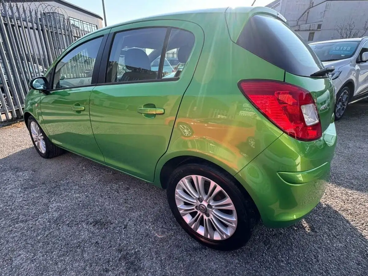 2014-vauxhall-corsa-13cdti-se-5d-big-32