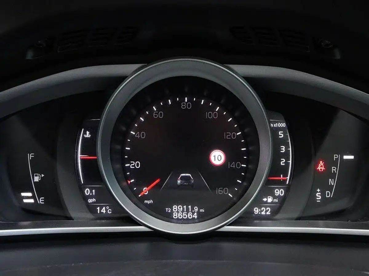 2018-volvo-v40-20td-d4-inscription-geartronic-big-33