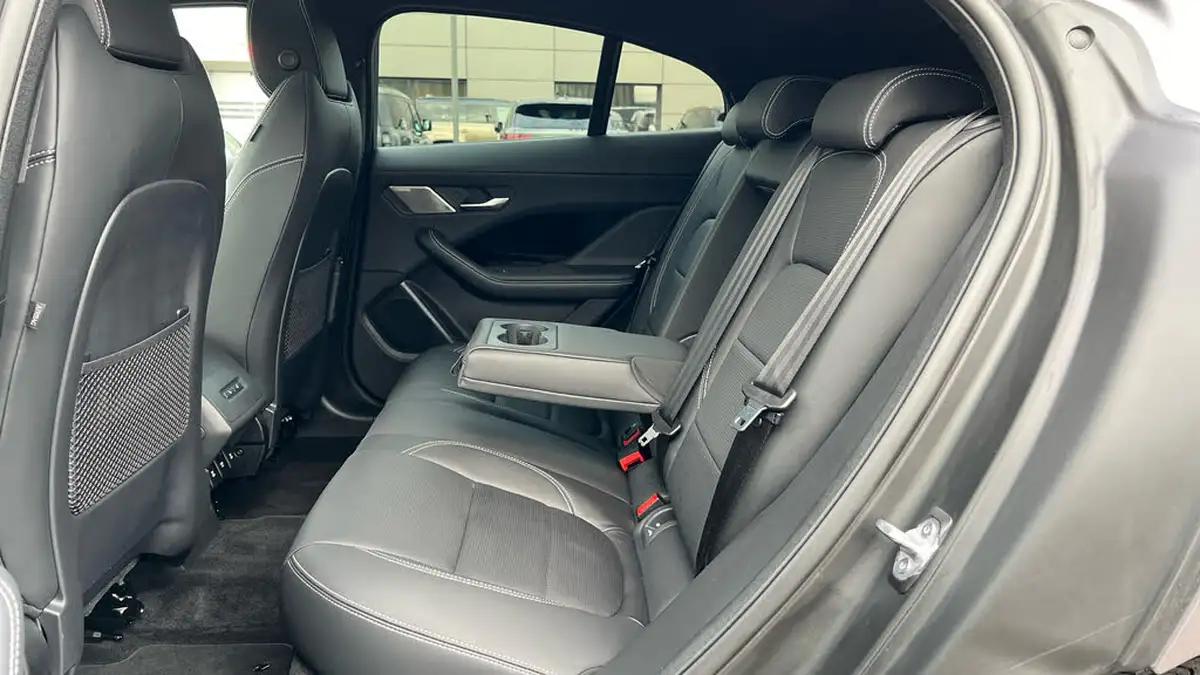 2023-jaguar-i-pace-ev400-r-dynamic-hse-black-big-17