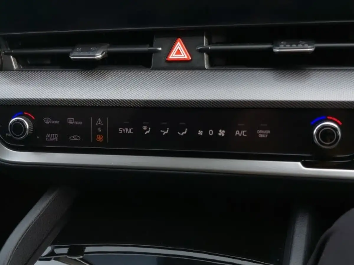 2024-kia-sportage-16-t-gdi-3-207bhp-hev-auto-big-10