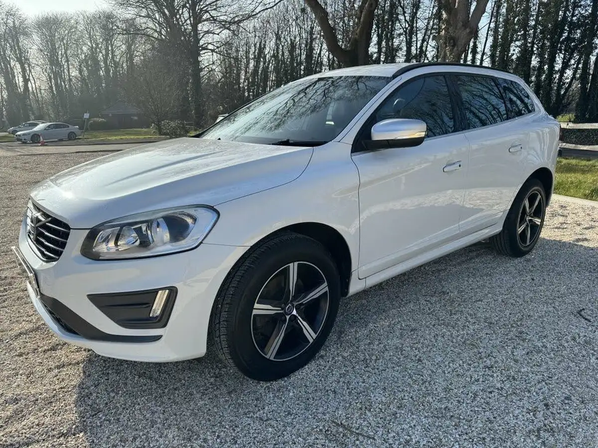 2016-volvo-xc60-20td-d4-r-design-nav-big-2