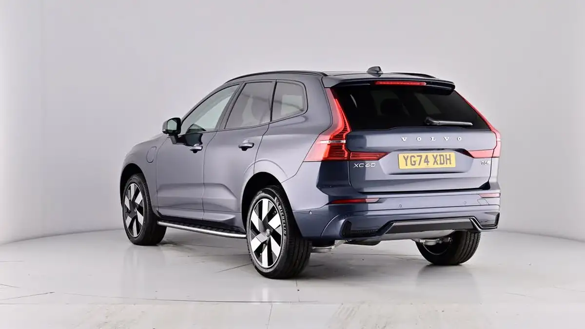 2024-volvo-xc60-20-t8-ultimate-dark-big-69