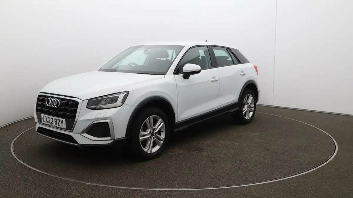 2022-audi-q2-15-35-tfsi-sport-s-tronic-big-3