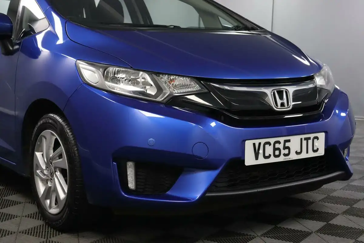 2015-honda-jazz-13-i-vtec-se-cvt-big-19