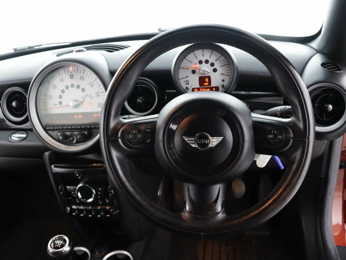 2012-mini-cooper-16-cooper-122bhp-coupe-3d-big-15