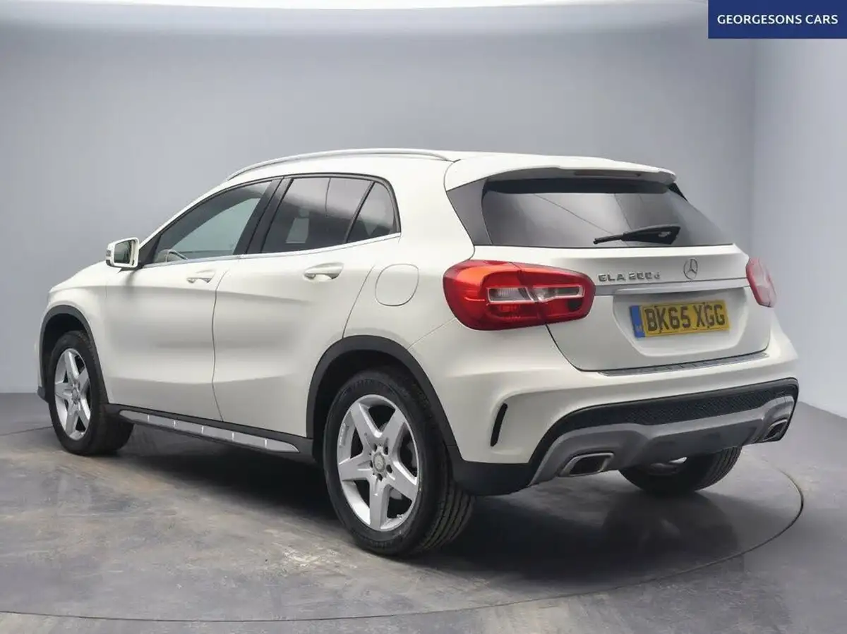 2015-mercedes-benz-gla-class-21d-gla-200d-amg-line-ss-big-1