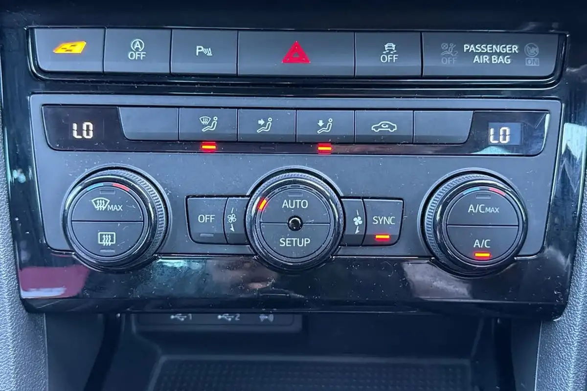 2019-seat-leon-20-tsi-cupra-290-big-21