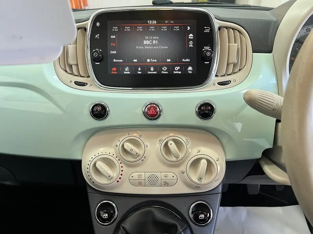 2016-fiat-500-12-lounge-big-11