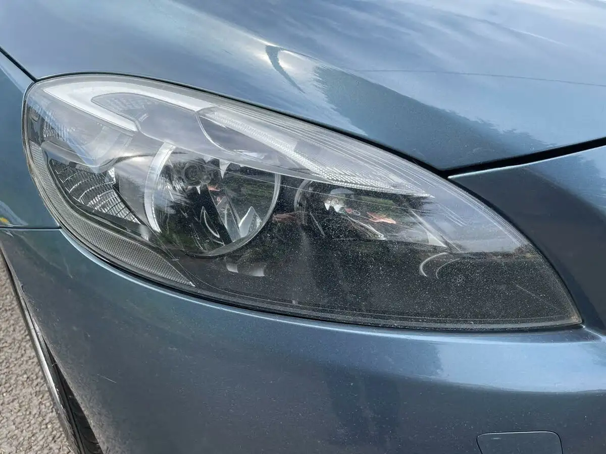 2014-volvo-v40-20td-d3-es-nav-big-25