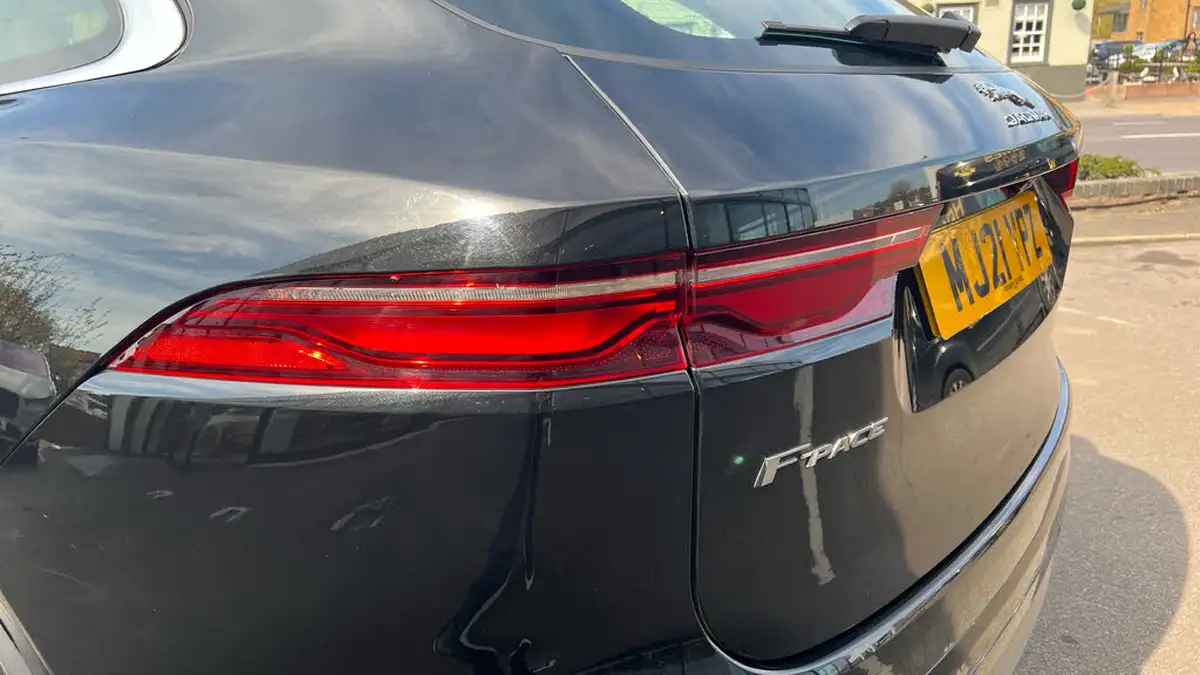 2021-jaguar-f-pace-20-d200-r-dynamic-se-mhev-big-18