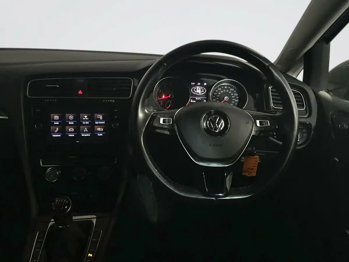 2018-volkswagen-golf-15-tsi-gt-150ps-estate-5d-big-11