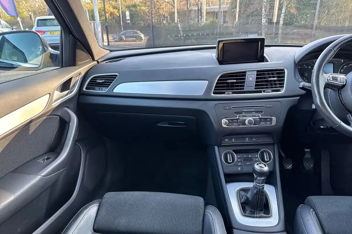 2017-audi-q3-14-tfsi-s-line-edition-big-19