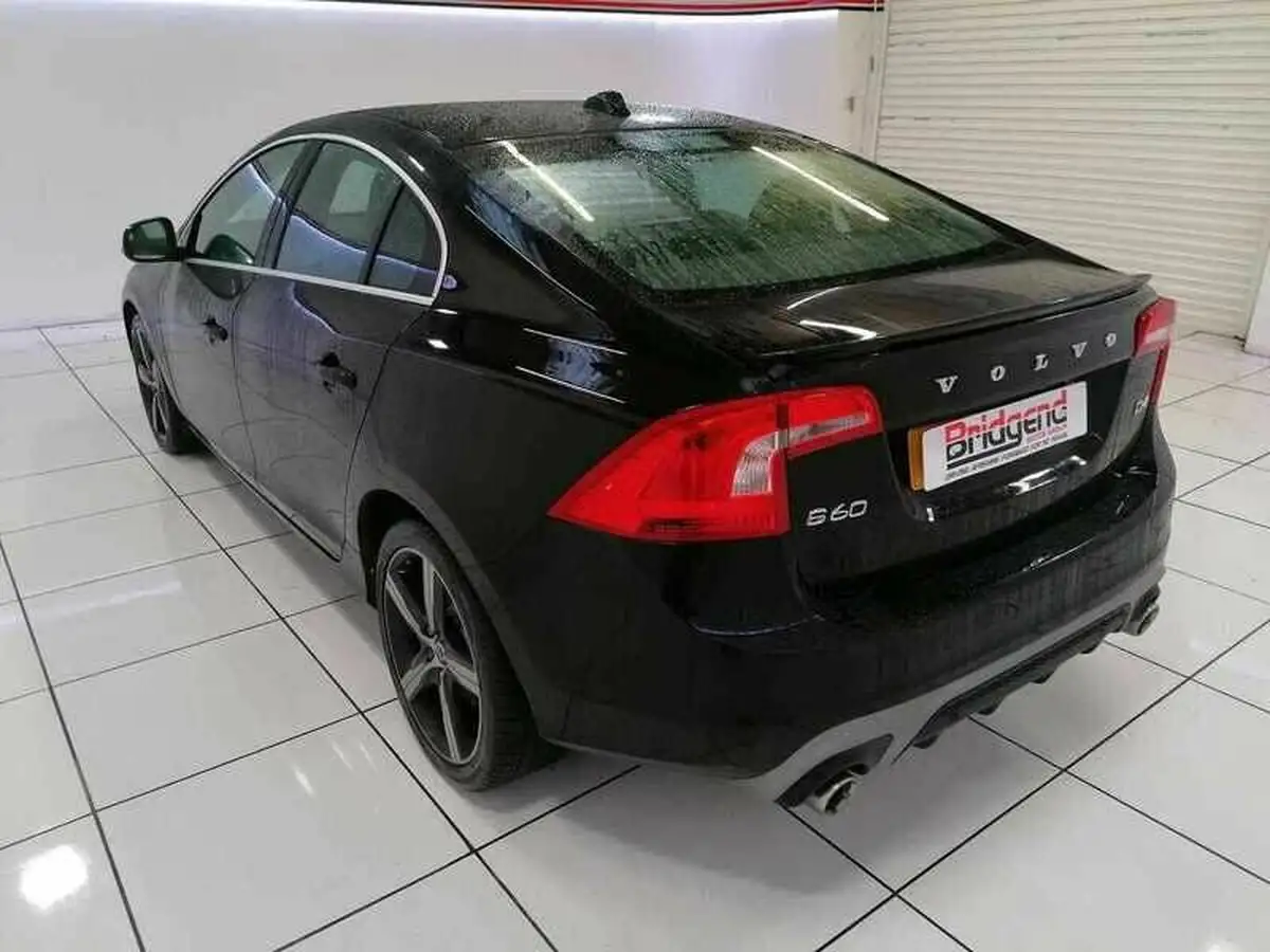 2017-volvo-s60-20td-d4-r-design-geartronic-big-3