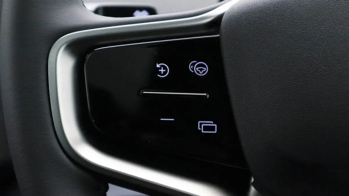 2024-volvo-ex30-e-twin-ultra-big-27