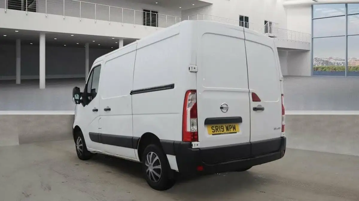 2019-nissan-nv400-23td-e-l1h1-big-6
