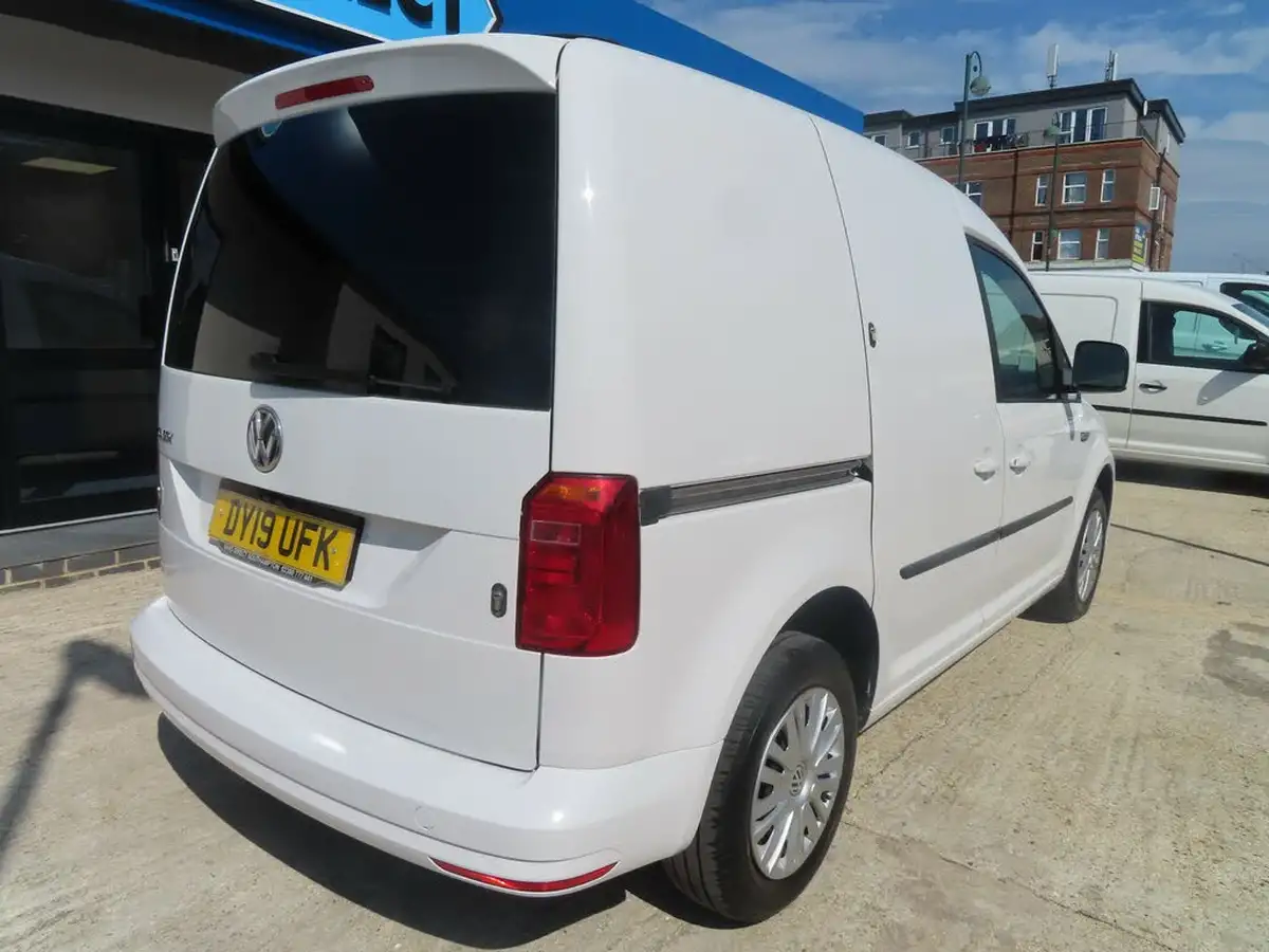 2018-volkswagen-caddy-20tdi-c20-highline-bmt-102pseu6-dsg-big-15
