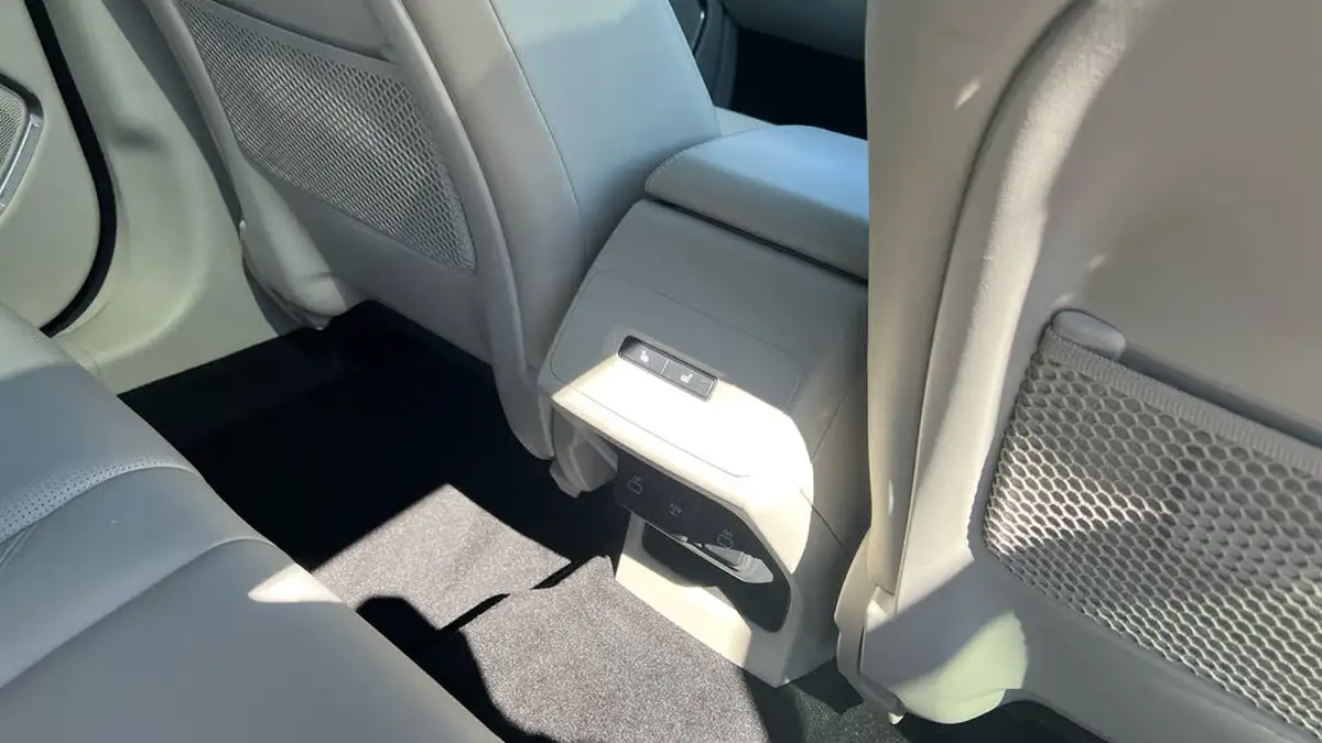2022-jaguar-i-pace-ev400-hse-black-big-17