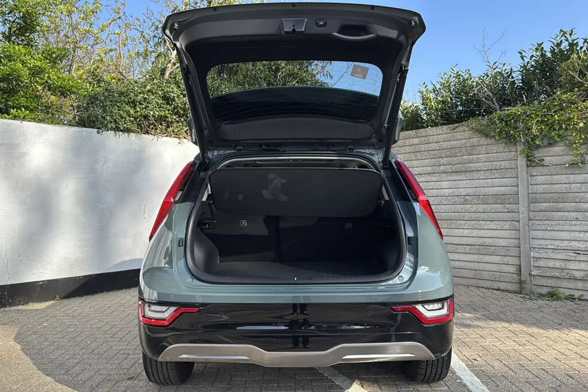 2023-kia-niro-ev-e-4-big-17