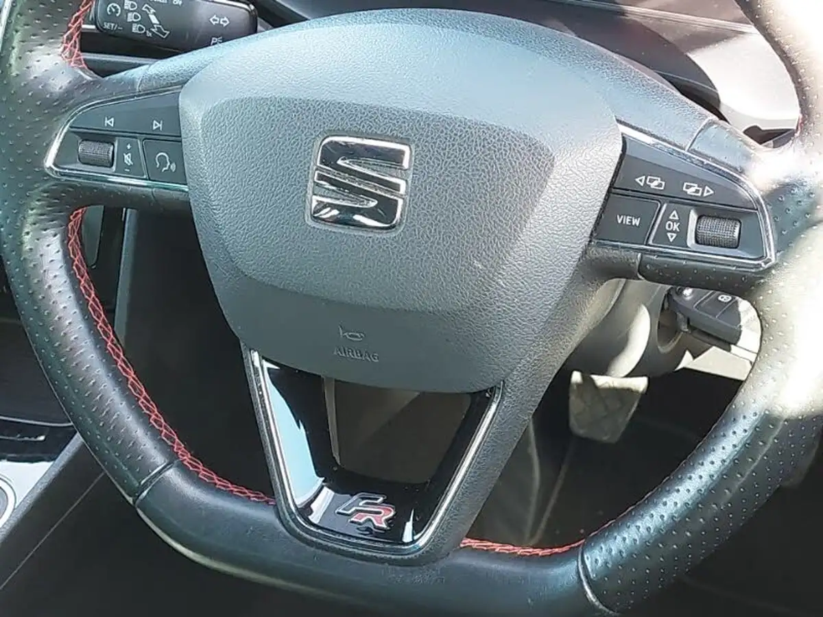 2019-seat-leon-15-tsi-evo-fr-black-edition-150ps-hatchback-dsg-big-16