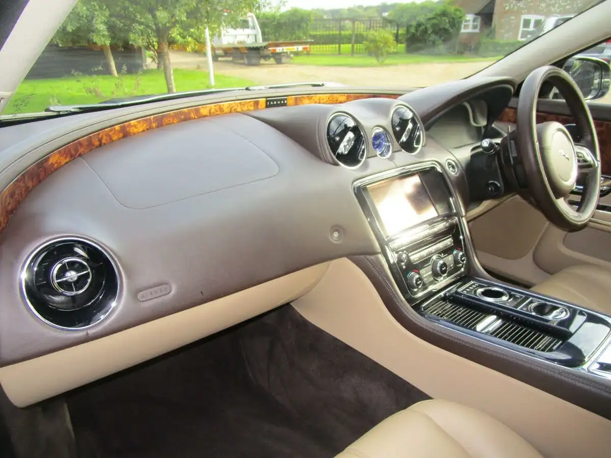 2010-jaguar-xj-series-50-xj-premium-luxury-lwb-big-17