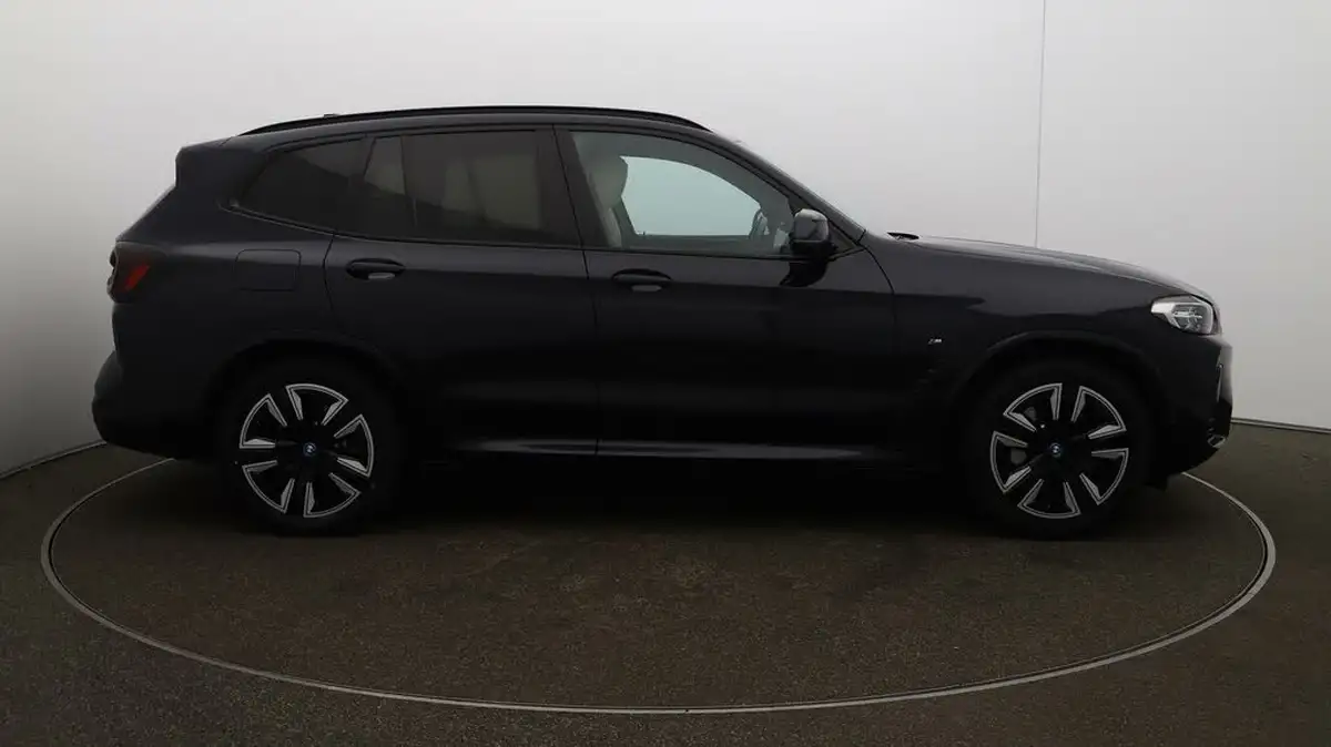 2022-bmw-ix3-e-m-sport-big-50