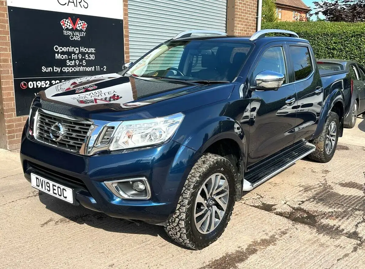 2019-nissan-navara-23dci-tekna-auto-big-12