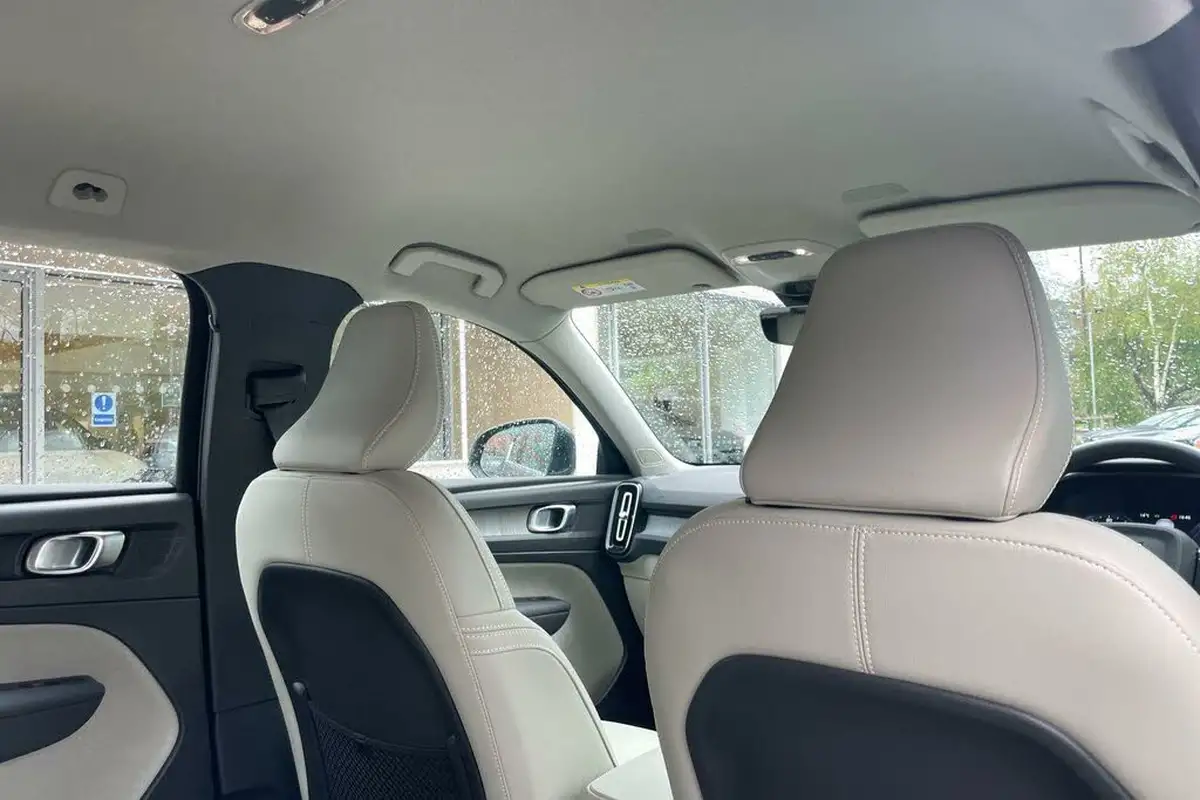 2021-volvo-xc40-15-t4-inscription-208bhp-big-22
