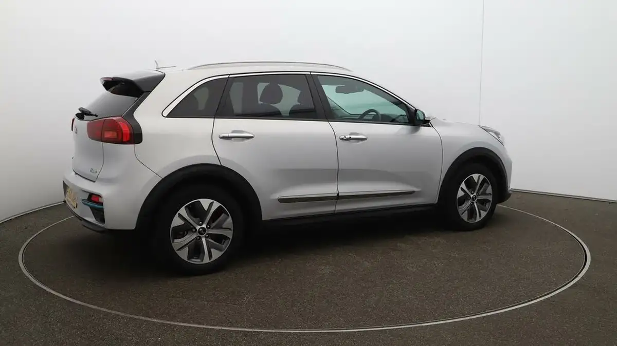 2021-kia-e-niro-ev-4-big-45