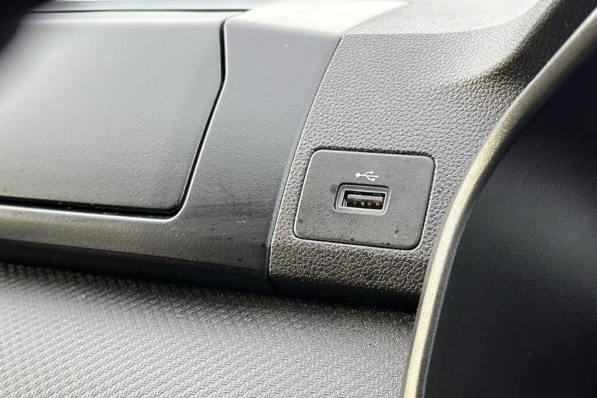2023-dacia-jogger-10-tce-essential-big-18