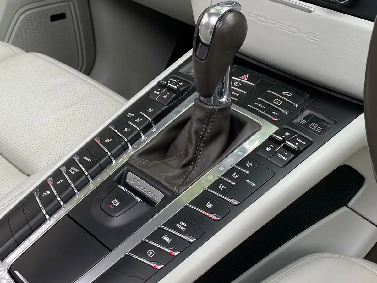 2016-porsche-macan-36-turbo-400ps-awd-big-58