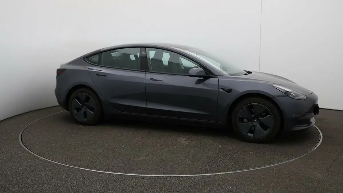 2021-tesla-model-3-e-long-range-awd-big-38