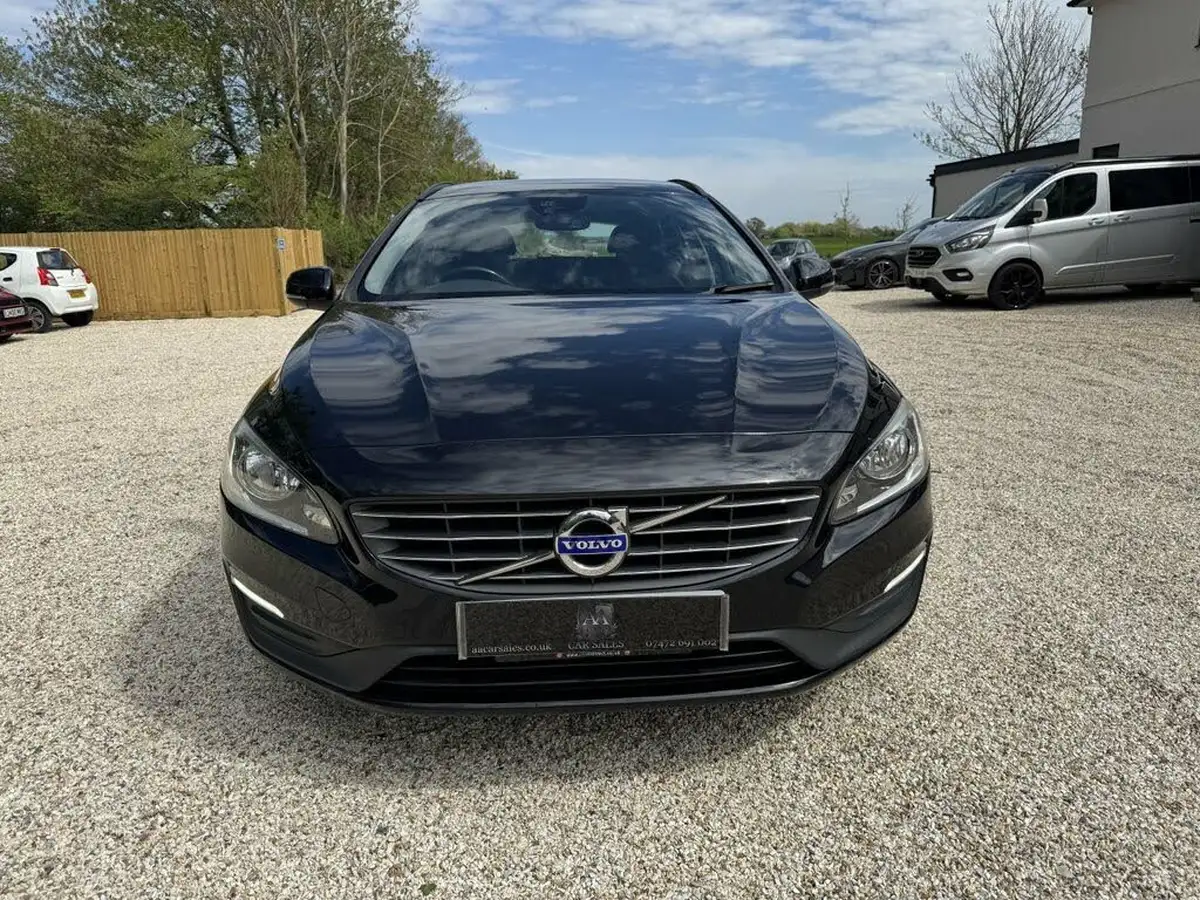 2015-volvo-v60-16td-d2-se-nav-powershift-big-1
