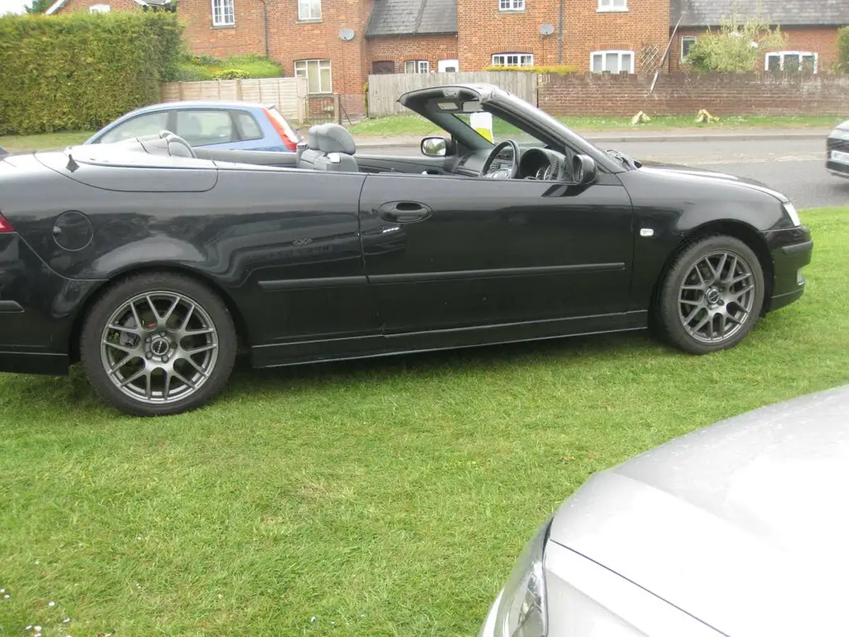 2005-saab-9-3-20-vector-18t-convertible-2d-big-8